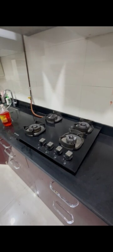 Furnished Amenities in 1 BHK Apartment at Sheth Vasant Oasis, Andheri East – for Rent