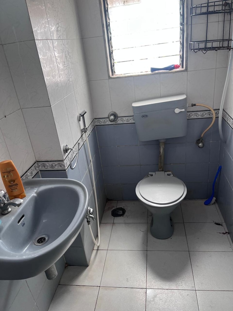 Bathroom, acme-harmony-chs-ltd 1 Bedroom 550 Sq.Ft. Apartment In Andheri East Mumbai 9180943