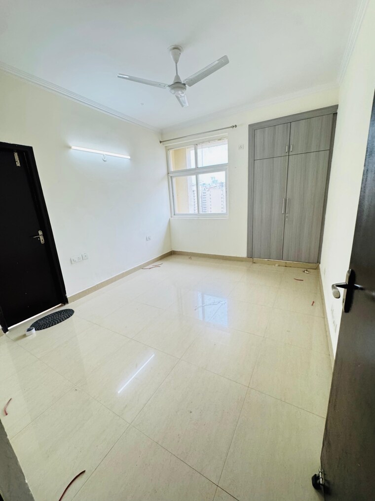 Room, amrapali-silicon-city 3 Bedroom 1420 Sq.Ft. Apartment In Sector 76 Noida 9180948
