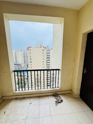 Bedroom in 3 BHK Apartment at Amrapali Silicon City, Sector 76 – for Rent