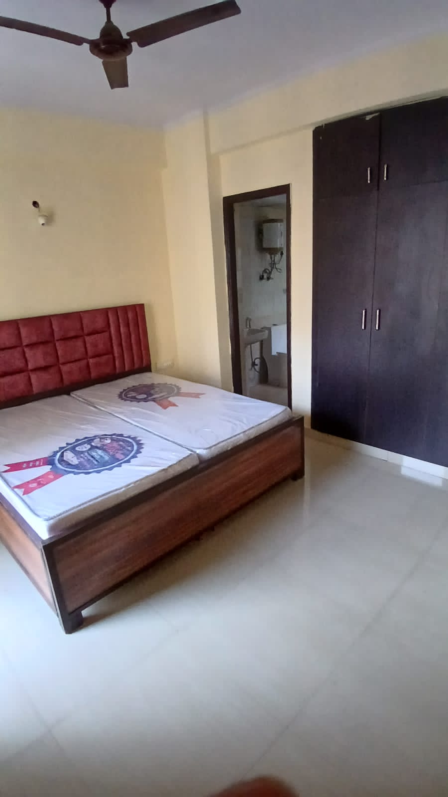 2 BHK + Pooja Room Apartment For Rent in Gardenia Golf City