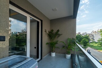 Balcony in 2 BHK Builder Floor at Sector 56 – for Rent