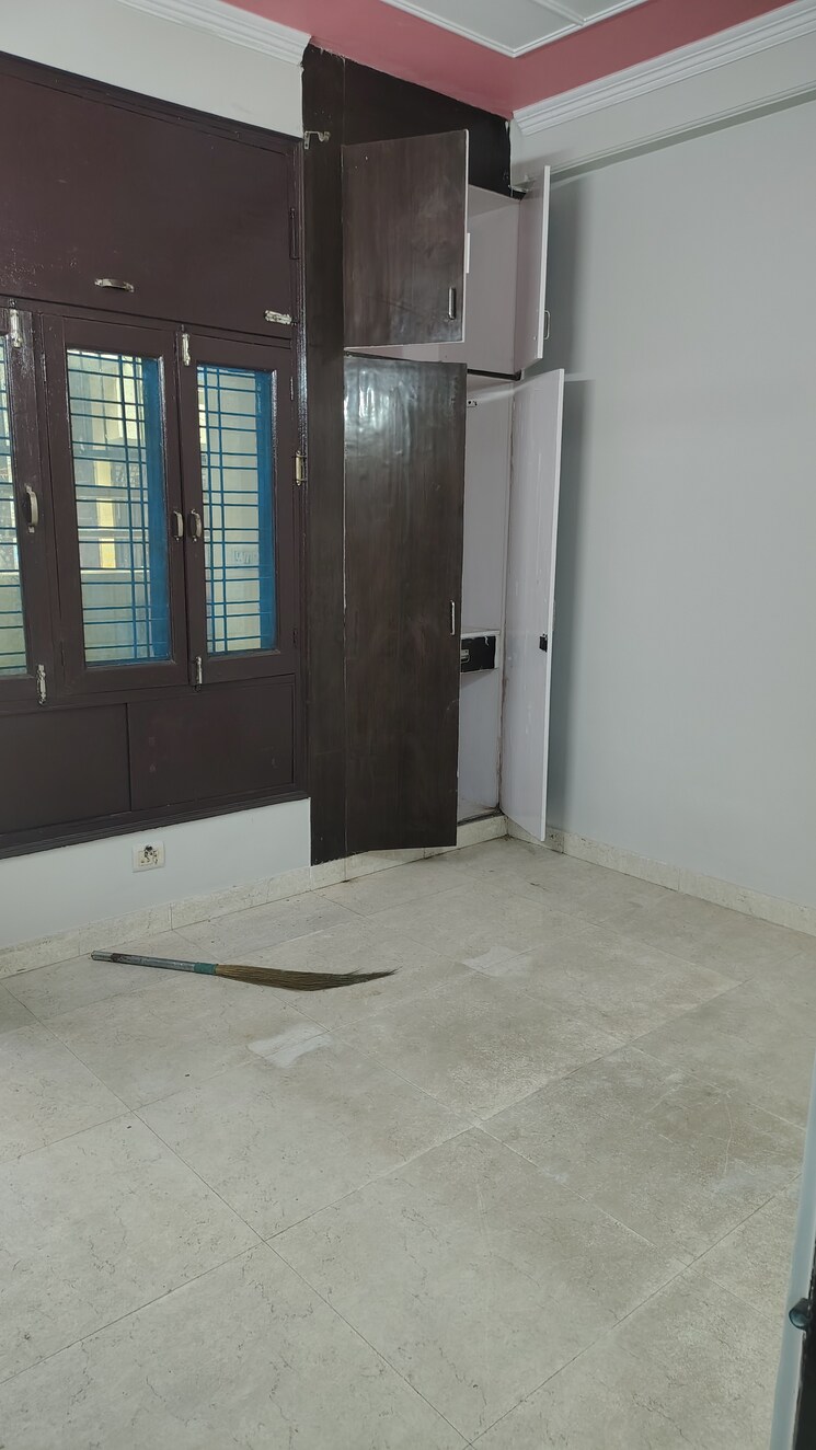 Room, vasundhara sector 9 3 Bedroom 97 Sq.Yd. Independent House In Vasundhara Sector 9 Ghaziabad 9180970