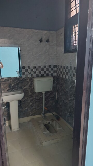 Bathroom in 3 BHK Independent House at Vasundhara Sector 9 – for Sale