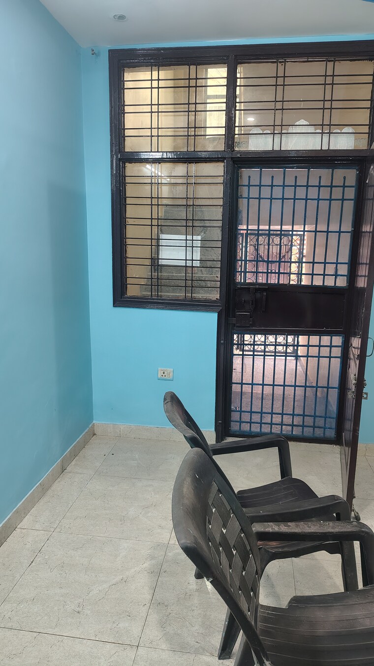 Room, vasundhara sector 9 3 Bedroom 97 Sq.Yd. Independent House In Vasundhara Sector 9 Ghaziabad 9180970