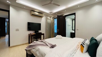 Bedroom in 3 BHK Builder Floor at Safdarjung Enclave – for Rent