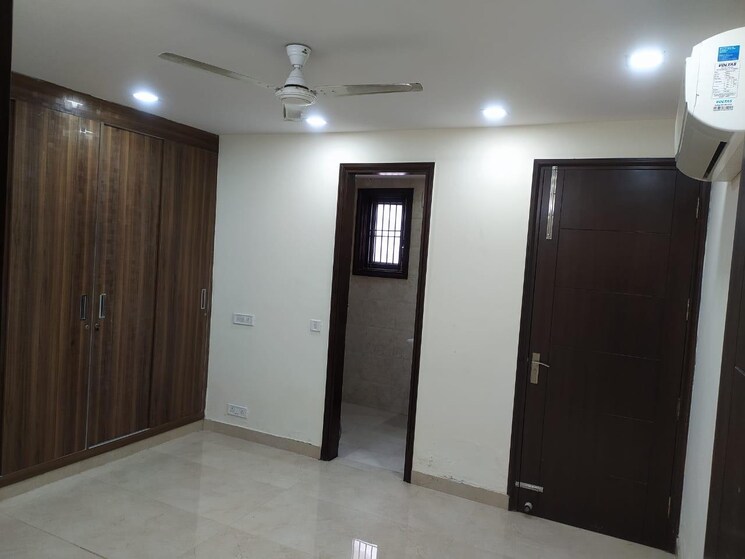 Room, lajpat nagar ii 2 Bedroom 100 Sq.Yd. Builder Floor In Lajpat Nagar ii Delhi 9180993