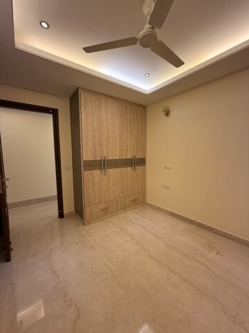 Room in 4 BHK Builder Floor at Greater Kailash ii – for Rent