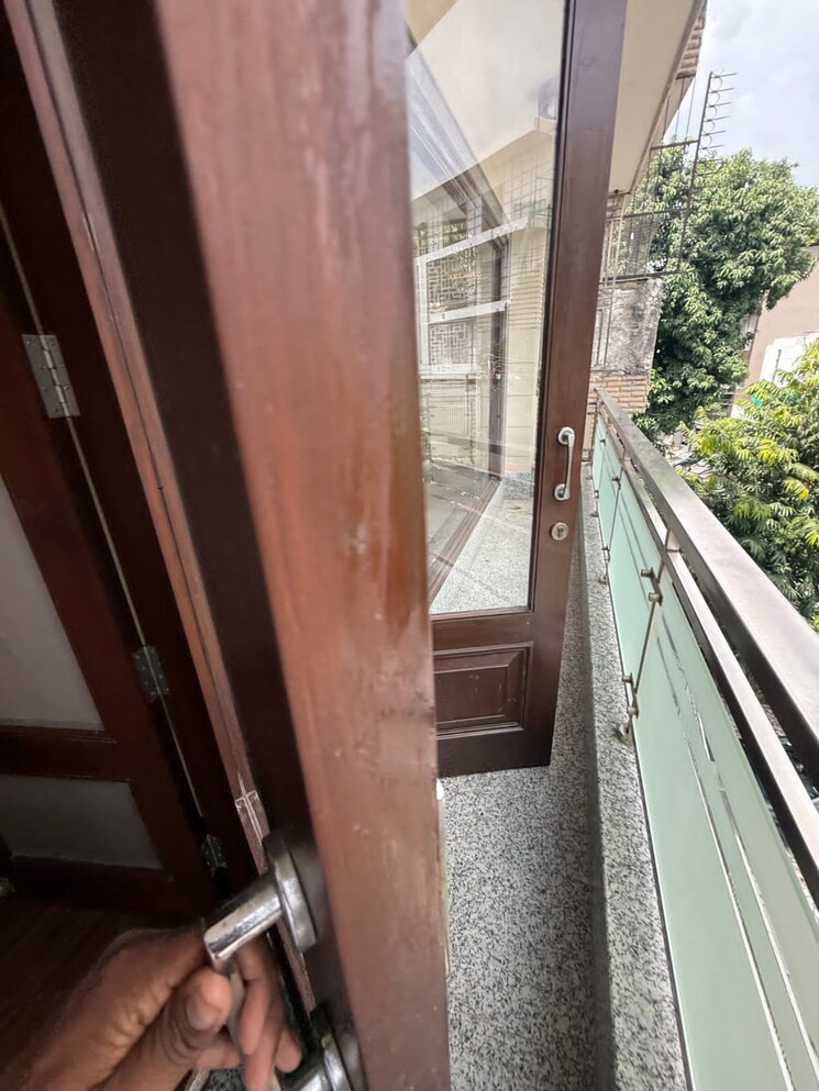 Balcony, greater kailash ii 4 Bedroom 2500 Sq.Ft. Builder Floor In Greater Kailash ii Delhi 9180997