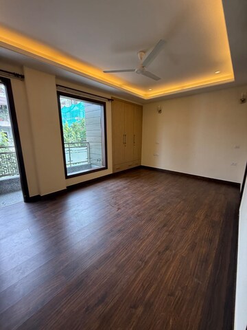 Room in 4 BHK Builder Floor at Greater Kailash ii – for Rent