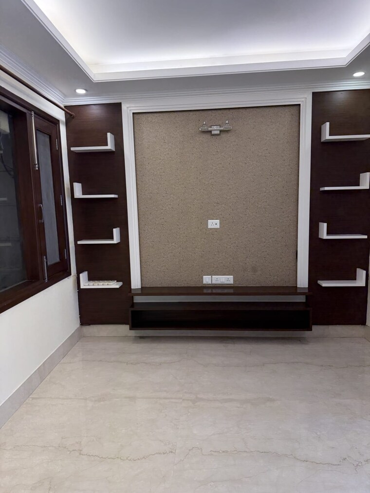Room, greater kailash ii 4 Bedroom 2500 Sq.Ft. Builder Floor In Greater Kailash ii Delhi 9180997