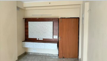 Room in 3 BHK Apartment at Amrapali Terrace Homes, Tech Zone 4 Greater Noida – for Rent
