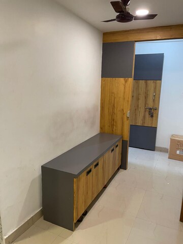 Room in  Office Space at Amann Akansha Heights, Worli – for Rent