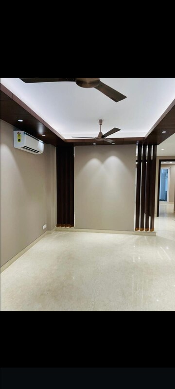Room in 3 BHK Builder Floor at Safdarjung Development Area – for Rent