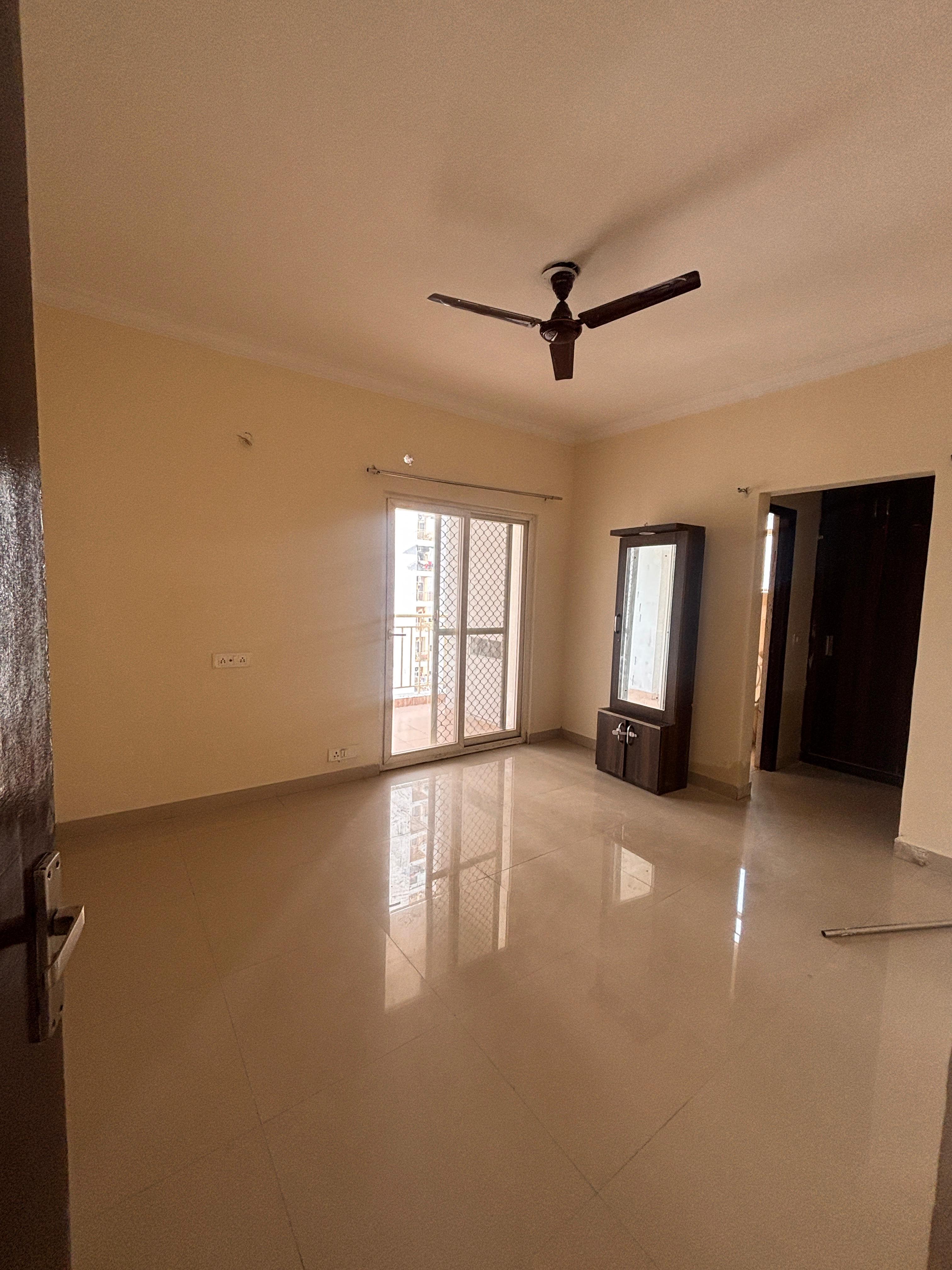 3 BHK + Study Room Apartment For Rent in Paramount Emotions