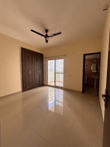 Room in 3 BHK Apartment at Paramount Emotions, Sector 1 Greater Noida – for Rent