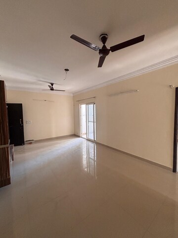 Room in 3 BHK Apartment at Paramount Emotions, Sector 1 Greater Noida – for Rent