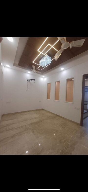 Room in 2 BHK Builder Floor at Kalkaji – for Rent