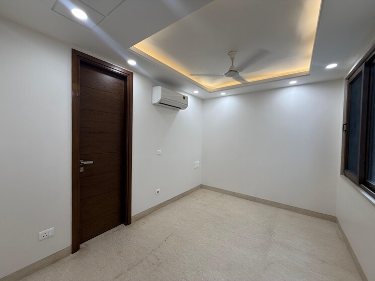 Room, greater kailash i 4 Bedroom 2300 Sq.Ft. Builder Floor In Greater Kailash I Delhi 9181007