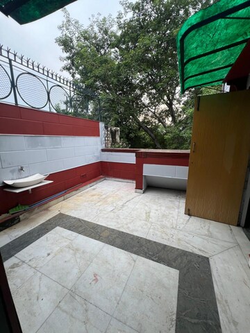 Terrace in 1 BHK Builder Floor at Greater Kailash ii – for Rent