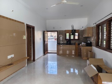 Living Room in 2 BHK Builder Floor at Halasuru – for Rent