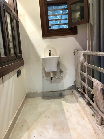 Balcony in 1 BHK Builder Floor at Chattarpur – for Rent