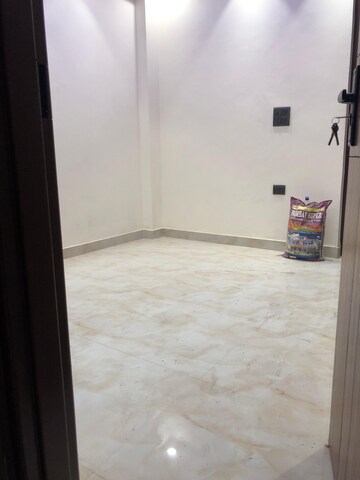 Room in 1 BHK Builder Floor at Chattarpur – for Rent
