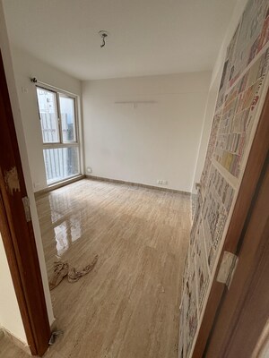 Room in 3 BHK Apartment at KLJ Greens, Sector 77 – for Sale