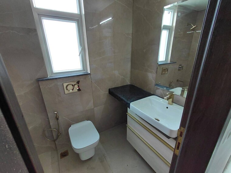 Bathroom, smart-world-orchard 3 Bedroom 1700 Sq.Ft. Apartment In Sector 61 Gurgaon 9181024