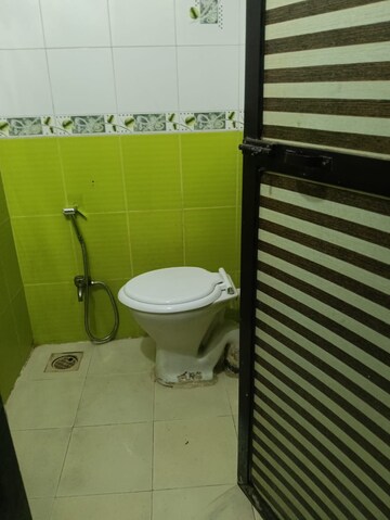 Bathroom in 1.5 BHK Apartment at Ghansoli – for Rent