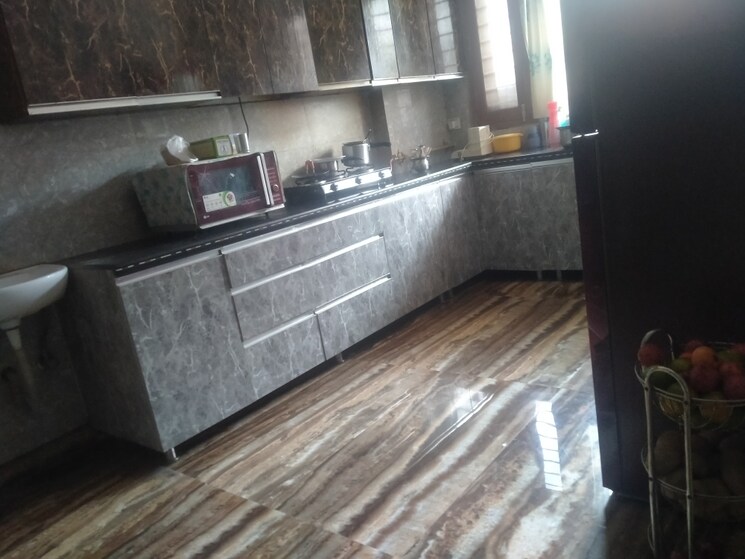 Kitchen, gamma ii greater noida 6 Bedroom 200 Sq.Mt. Independent House In Gamma Ii Greater Noida Greater Noida 9181104