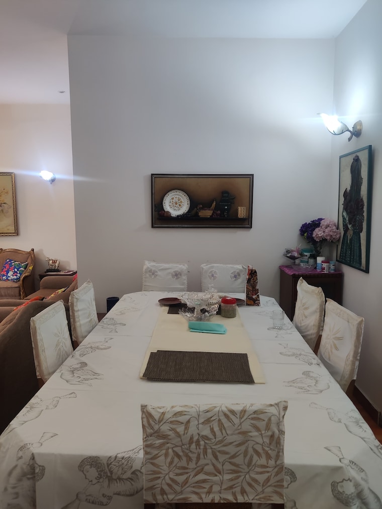 Dining area, new friends colony 6+ Bedroom 10000 Sq.Ft. Independent House In New Friends Colony Delhi 9181126