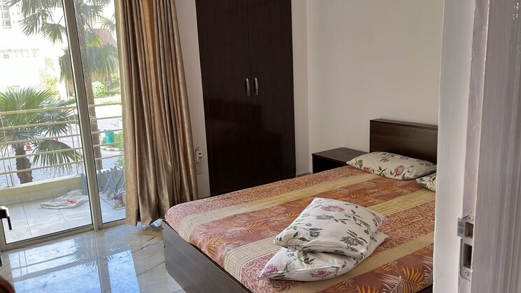 Bedroom, paras-tierea 3 Bedroom 1591 Sq.Ft. Apartment In Sector 137 Noida 9181132