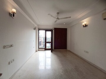 Room in 3 BHK Builder Floor at Greater Kailash I – for Rent