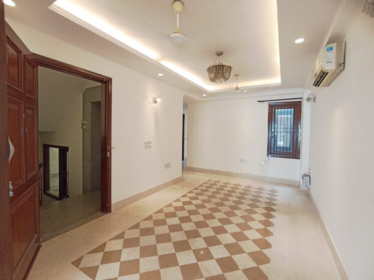 Bedroom, greater kailash i 3 Bedroom 208 Sq.Yd. Builder Floor In Greater Kailash I Delhi 9181253