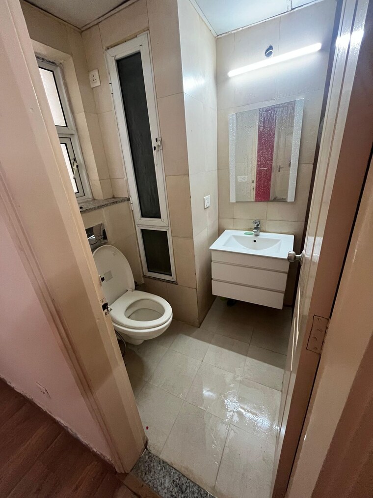 Bathroom, experion-the-heart-song 3 Bedroom 1758 Sq.Ft. Apartment In Sector 108 Gurgaon 9181239