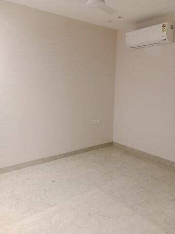 Room in 4 BHK Builder Floor at Greater Kailash I – for Rent
