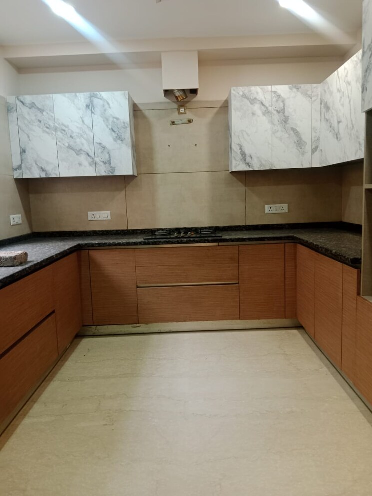 Kitchen, greater kailash i 4 Bedroom 300 Sq.Yd. Builder Floor In Greater Kailash I Delhi 9181262