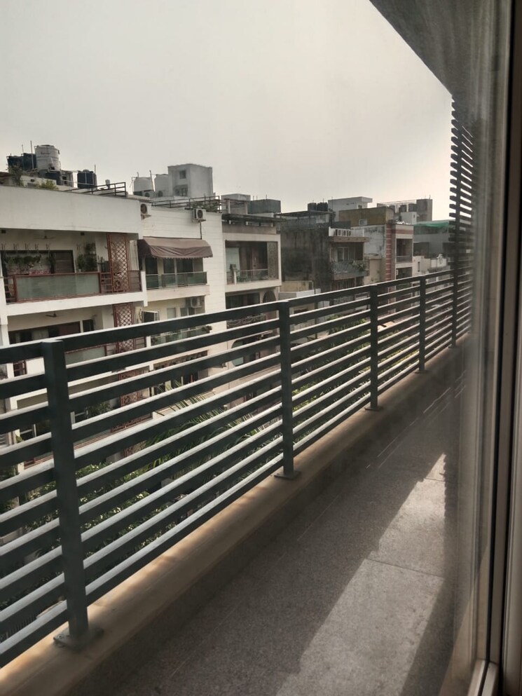 Balcony, greater kailash i 4 Bedroom 300 Sq.Yd. Builder Floor In Greater Kailash I Delhi 9181262