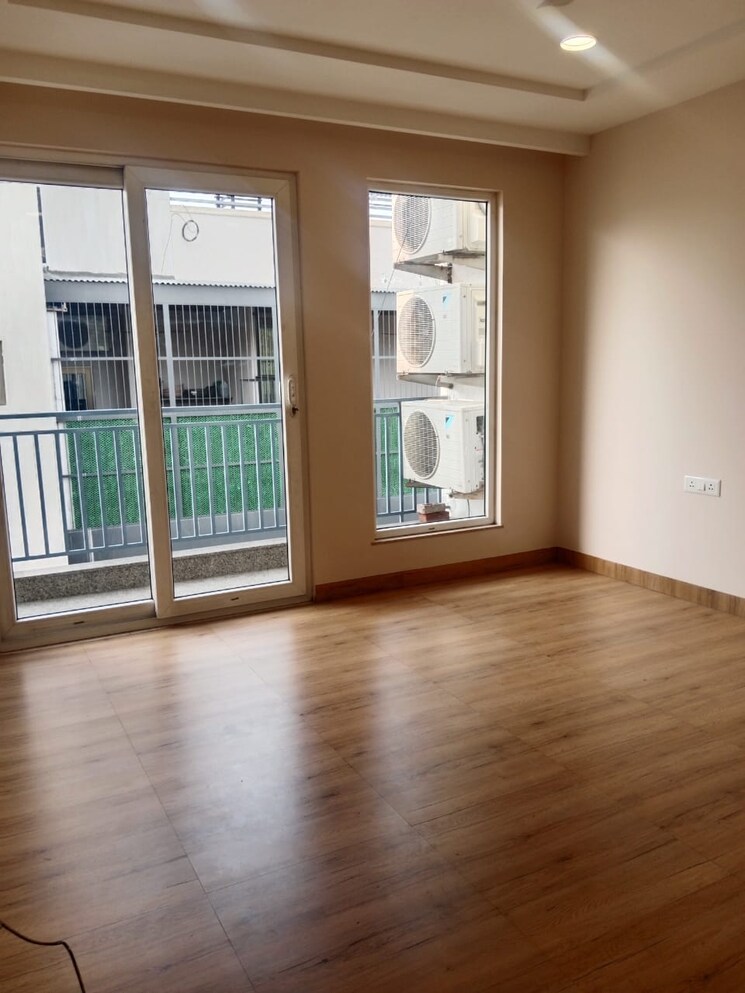 Room, greater kailash i 4 Bedroom 300 Sq.Yd. Builder Floor In Greater Kailash I Delhi 9181262