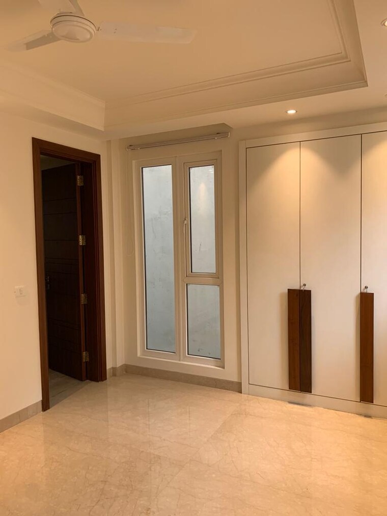 Room, gulmohar park 4 Bedroom 300 Sq.Yd. Builder Floor In Gulmohar Park Delhi 9181278