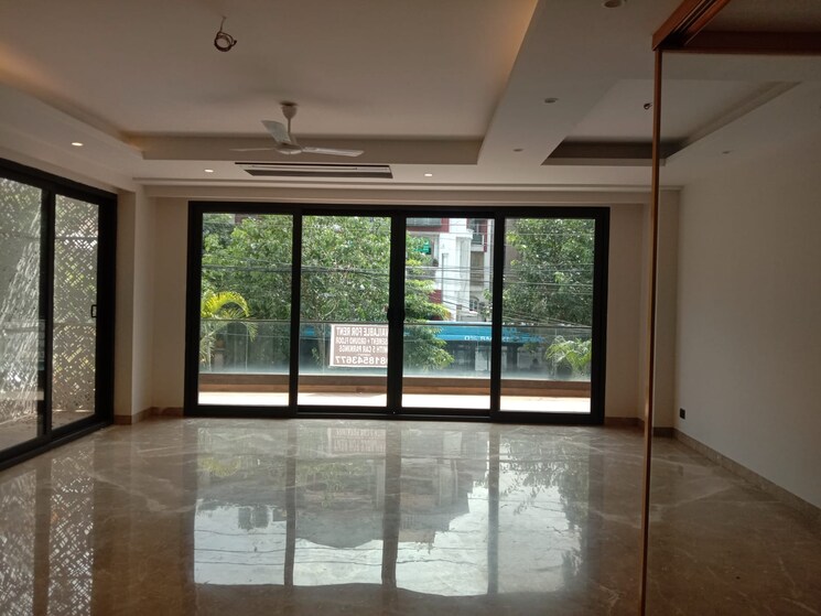 Room, safdarjung development area 4 Bedroom 500 Sq.Yd. Builder Floor In Safdarjung Development Area Delhi 9181323