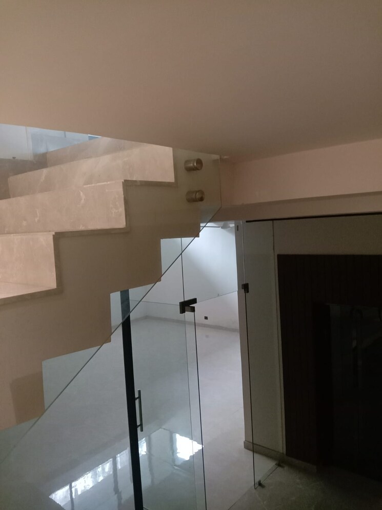 undefined, safdarjung development area 4 Bedroom 500 Sq.Yd. Builder Floor In Safdarjung Development Area Delhi 9181323