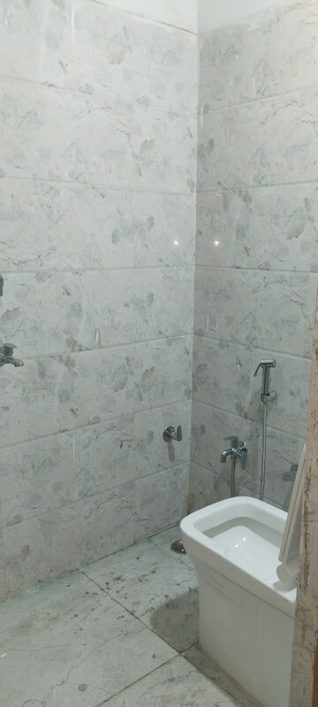 Bathroom in 3.5 BHK Builder Floor at Mahendra Enclave, Shastri Nagar – for Rent
