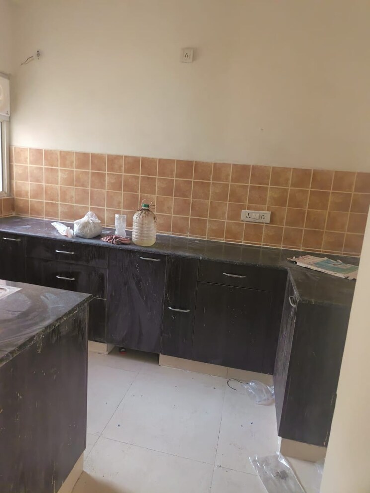 Kitchen, gardenia-golf-city 3 Bedroom 1350 Sq.Ft. Apartment In Sector 75 Noida 9181336