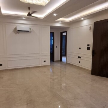 Living Room in 3 BHK Apartment at Sector 71 – for Rent