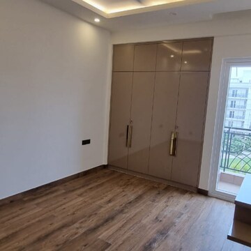 Room in 3 BHK Apartment at Sector 71 – for Rent