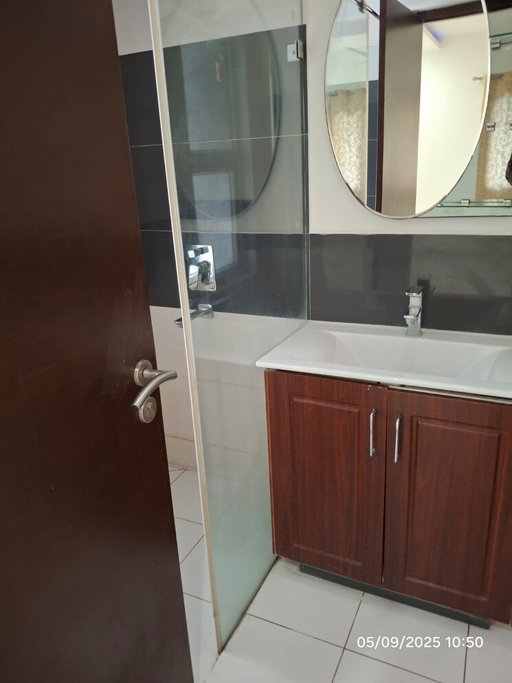 Master Bedroom, jayabheri-orange-county 3 Bedroom 2440 Sq.Ft. Apartment In Gachibowli Hyderabad 9181394