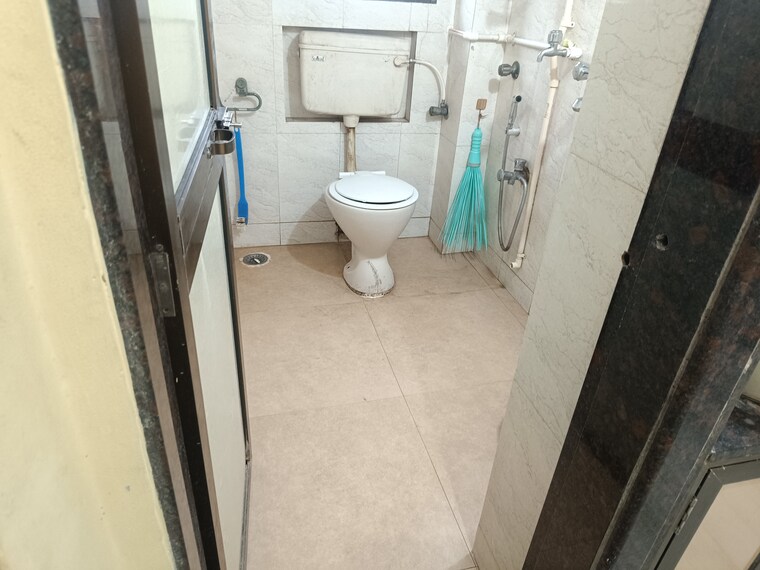 Bathroom, malad west Pg For Boys & Girls In Malad West 9181406