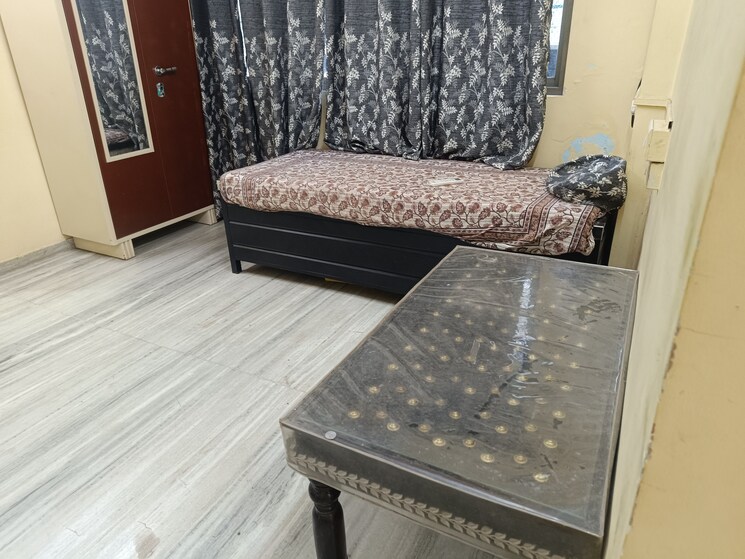 Room, malad west Pg For Boys & Girls In Malad West 9181406